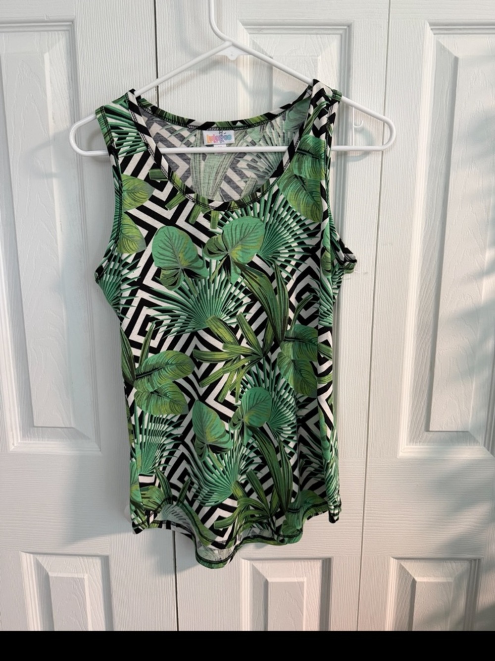 LuLaRoe Green Leaf Print V-Neck Tank Top